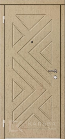 Фото №2 «Входная дверь светлая с геометрическим рельефом и панелью под орех №553»